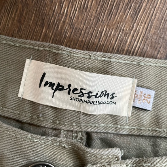 Olive green washed Jean shorts - Picture 3 of 3